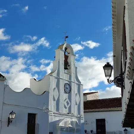 Cute Andalusian Townhouse With Terrace And Views. Apartamento