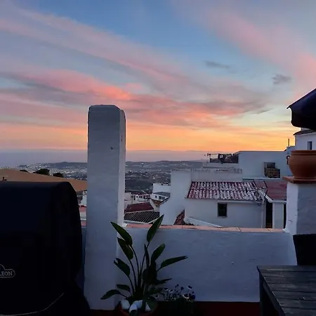 Cute Andalusian Townhouse With Terrace And Views. Apartamento *