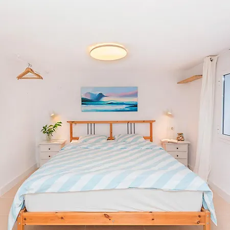 Cute Andalusian Townhouse With Terrace And Views. Apartamento
