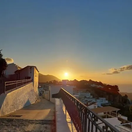 Cute Andalusian Townhouse With Terrace And Views.