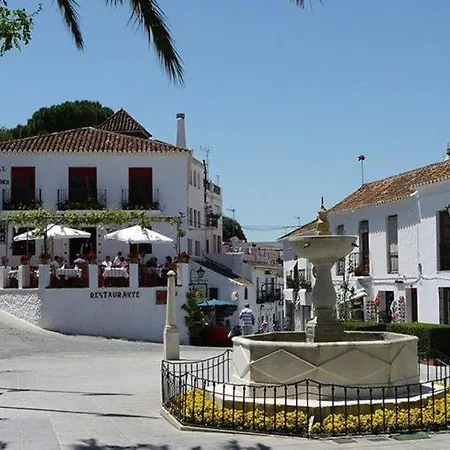 Cute Andalusian Townhouse With Terrace And Views. Apartment
